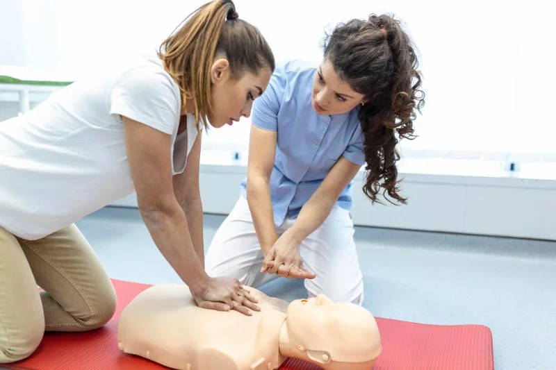 Basic Resuscitation Kit for Emergency Medical Care: Lifesaving Medical  Tools