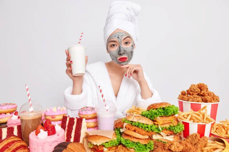 The Connection Between Diet and Acne: Foods to Avoid and Embrace